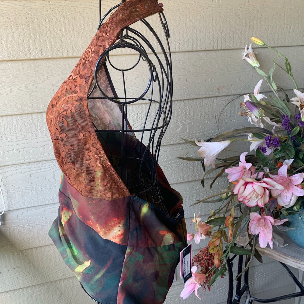 PrettyLittleThing Rust Lace and chiffon halter top - Picture 5 of 9